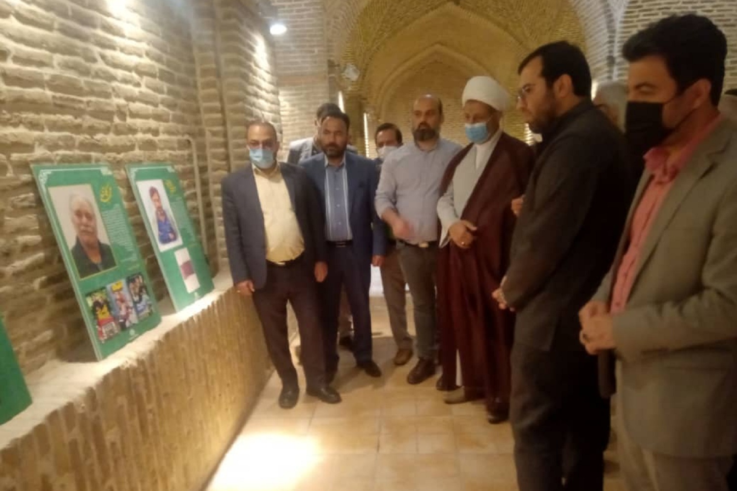 نمایشگاه هنر انقلاب در کاروانسرای حاج کمال رباط‌کریم افتتاح شد